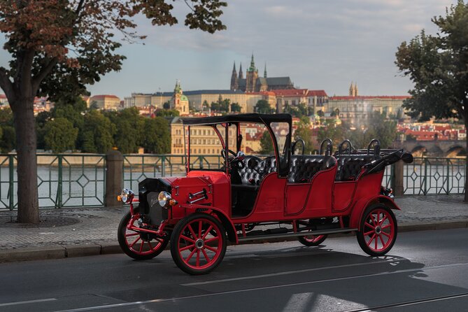 1 hour Old timer Convertible Prague Sightseeing Tour - Why a 1-hour vintage convertible circuit works so well