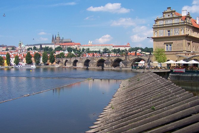 1 hour Prague Panoramic Vltava River sightseeing Cruise - Audio commentary and Wi-Fi: how to hear the story