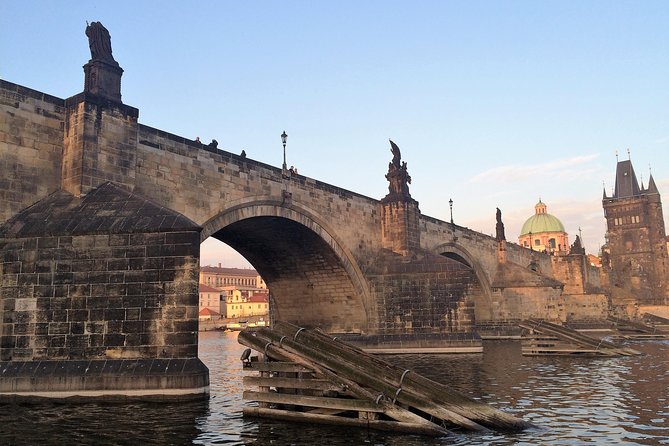 1 hour Prague Panoramic Vltava River sightseeing Cruise - Food and drinks: what’s included and what you’ll pay for