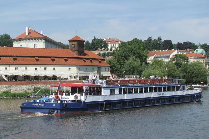 1 hour Prague Panoramic Vltava River sightseeing Cruise - Who should book this cruise, and who should skip it
