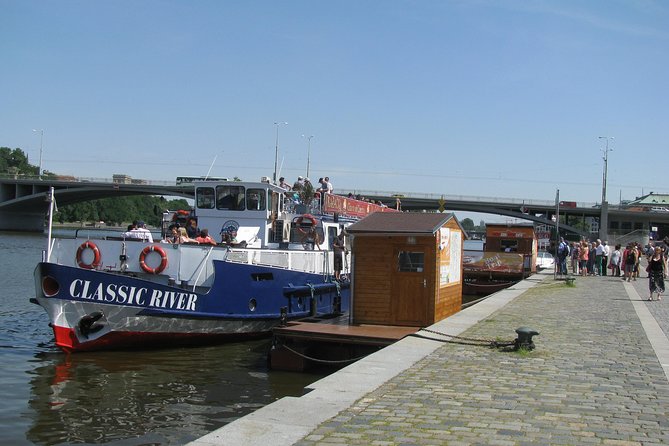 1 hour Prague Panoramic Vltava River sightseeing Cruise - What you’ll see from the river: Charles Bridge, Prague Castle, and more