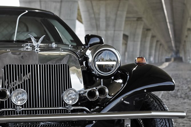 1 hour ride in vintage limousine - Price and value for groups up to 7