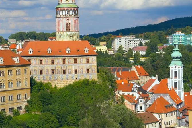 2-Day Hluboka and Cesky Krumlov Tour from Prague - Český Krumlov Castle Visit: 1 Hour That Matters, With Clear Seasonal Limits