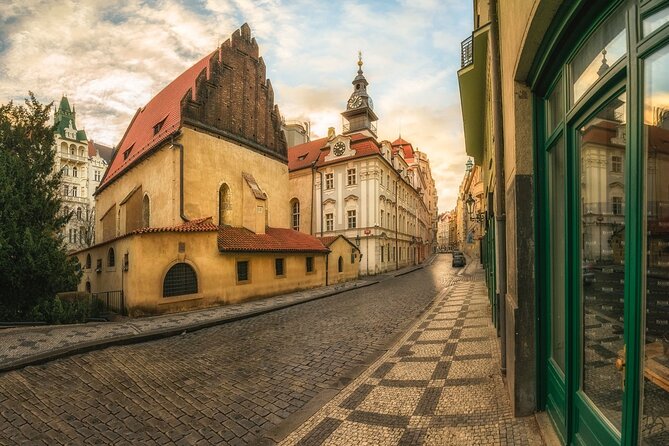 2-Hour Old Town and Jewish Quarter Tour in Prague - Meeting point reality check: Staroměstská radnice to Jan Palach Square