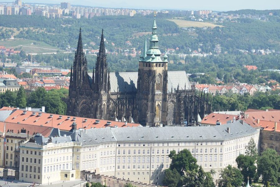 3-Hour Prague Castle & Interiors Tour - St. Vitus Cathedral: The Big Interior Stop on the Route