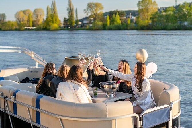 3-hours Prague Private Boat Cruise Beer or Prosecco Unlimited - Where the cruise starts, and how to get the best seat