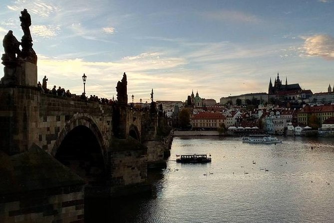 4-hour Private Prague by Night Tour - Loreta Praha and Cernin Palace, two quiet links in the chain