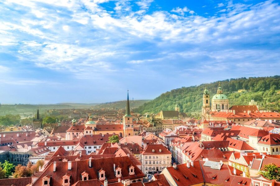 5h Prague City Highlights Tour, Local Lunch & Snack Incl. - Astronomical Clock and Charles Bridge Without the Chaos
