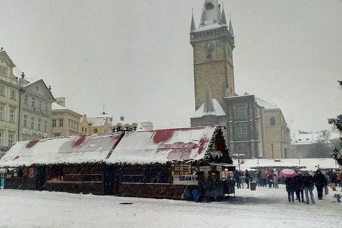 6 hours Prague Christmas Market Private tour by car - Stop 1: Staromestske namesti, the Astronomical Clock, and Old Town’s Tree