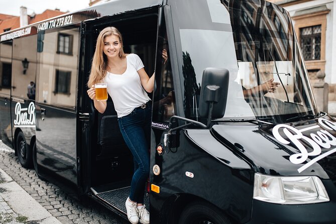 Adults-only Prague Beer Bus Tour - Prague Castle Front Break: The 10-minute Photo Moment