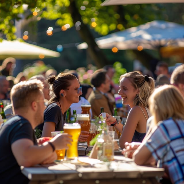 Alternative tour of Letna art district - Dinner Time in Letná: Bacon Cheeseburger, Plus Vegan Options