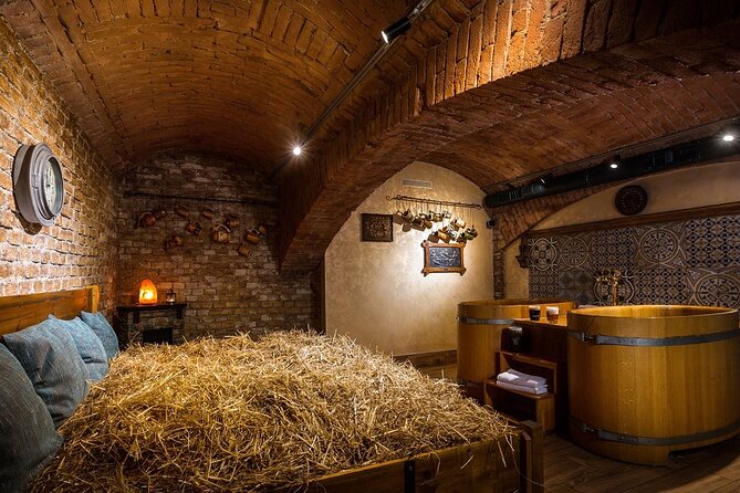 Beer bath Spa for 2 people/ 1 tub - 1,5 hour Activity in Prague - Cold Beer on Tap: Unlimited Sips Without the Awkwardness