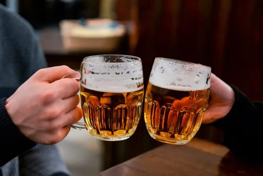 Beer Tour - Meeting at Starbucks and Ending in Malá Strana