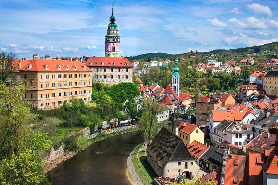 Berlin: Prague VIP luxury Van Day Trip - Why this Berlin to Prague VIP van day trip works