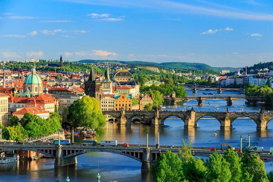 Berlin: Prague VIP luxury Van Day Trip - Price per group, and when $1,113 makes sense