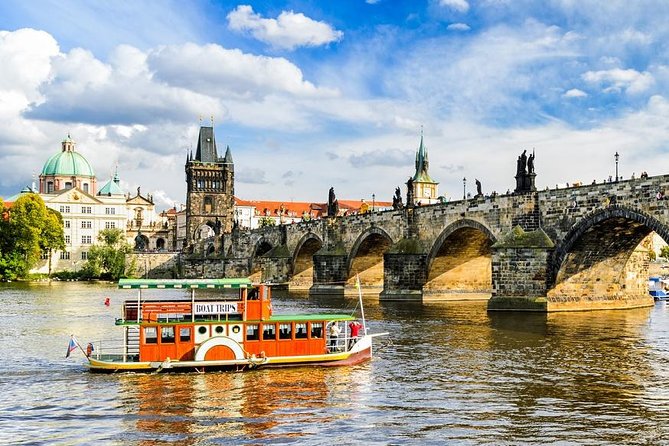Best of Prague Private Walking Tour (Left and Right Riverbank) - Prague Castle: hilltop power, and the story behind the stones
