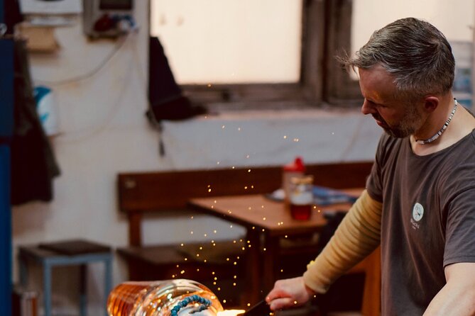 Bohemian Glasswork from Prague - Inside Rückl: watching Czech crystal being made step by step