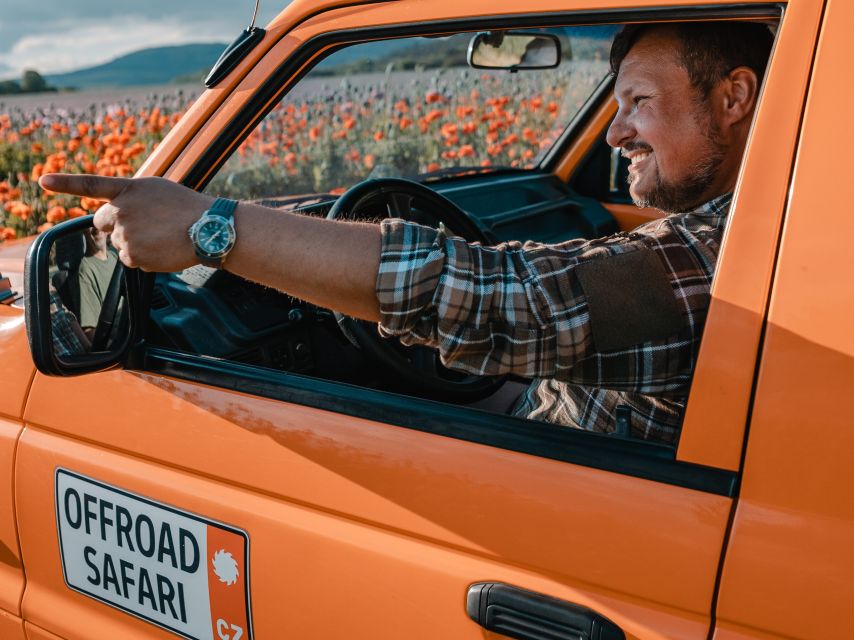 Bohemian Uplands: Garnet panning, Farm & Local Lunch&Beer - The 4WD Ride: Comfort With Country Views That Add Up