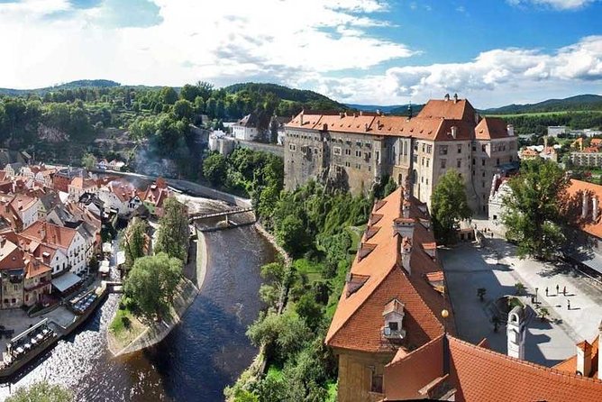 Cesky Krumlov Day Trip from Prague to Vilshofen - Cesky Krumlov Castle ticketed time on the rock