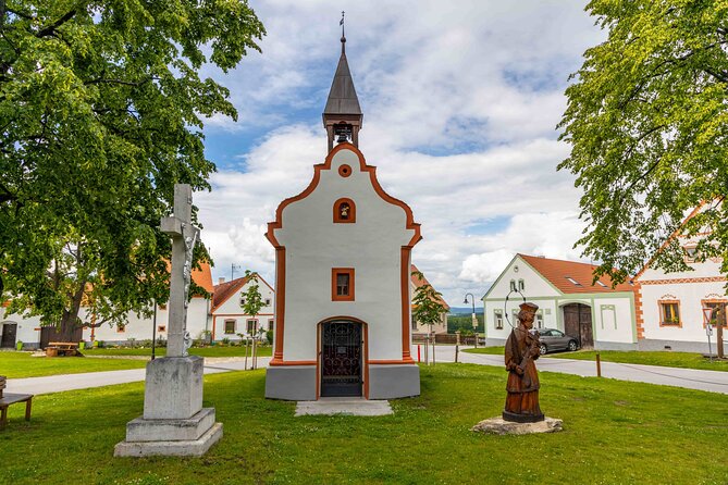 Český Krumlov & Holašovice UNESCO Village Small Group Day Tour - Your two hours in Český Krumlov: choose your own pace