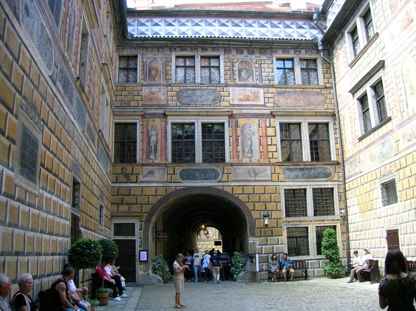 Cesky Krumlov Private Day Trip from Prague - Why Cesky Krumlov Fits Perfectly as a Prague Day Trip