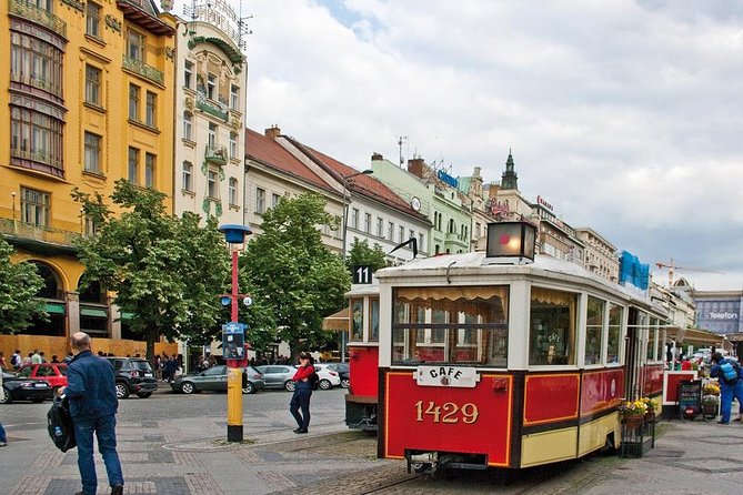 City game scavenger hunt Prague - independent city tour I discovery tour - Continuing Toward Golden Lane: Finishing in Prague Castle Territory
