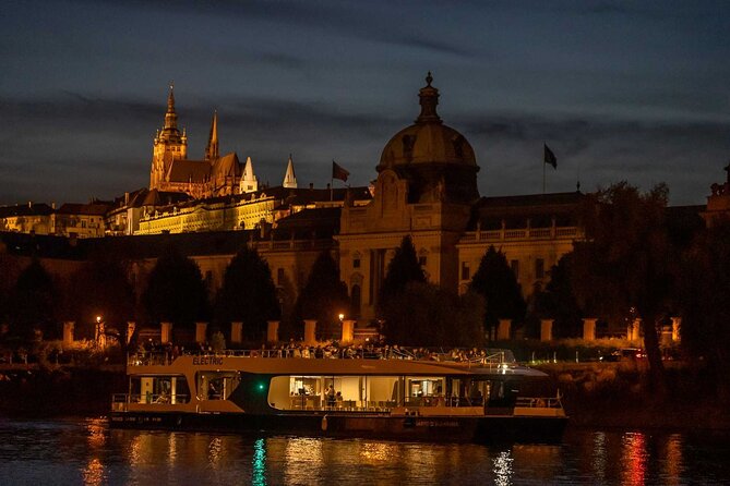 City Sightseeing Prague Hop-On Hop-Off Bus Tour & optional Boat Tour - Timing Math: Blue Is Easier, Red Needs a Plan