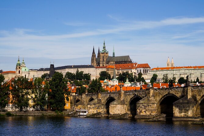 Classic Prague Castle Tour, Strahov Monastery & Castle District - Key Points You’ll Actually Care About