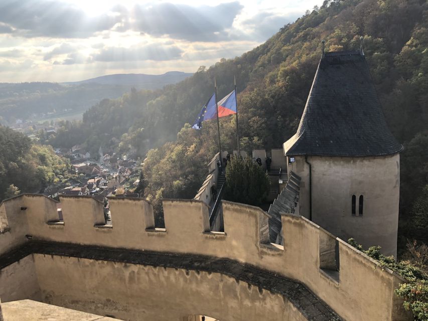 Coutryside bike tour to Karlstejn Castle. - Key points before you go