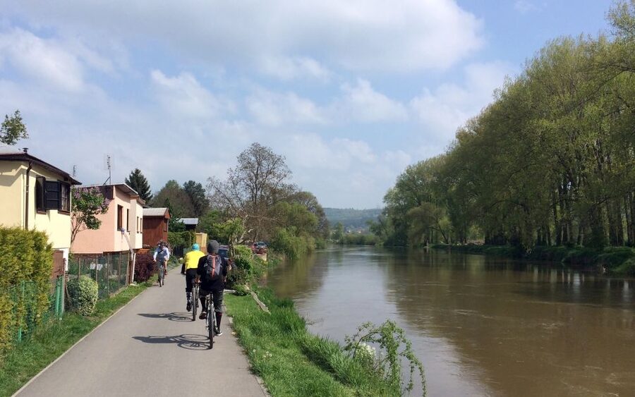 Coutryside e-bike tour to Karlstejn Castle - From the Southwestern Suburbs to Karlštejn: A Slow Build to the Castle View