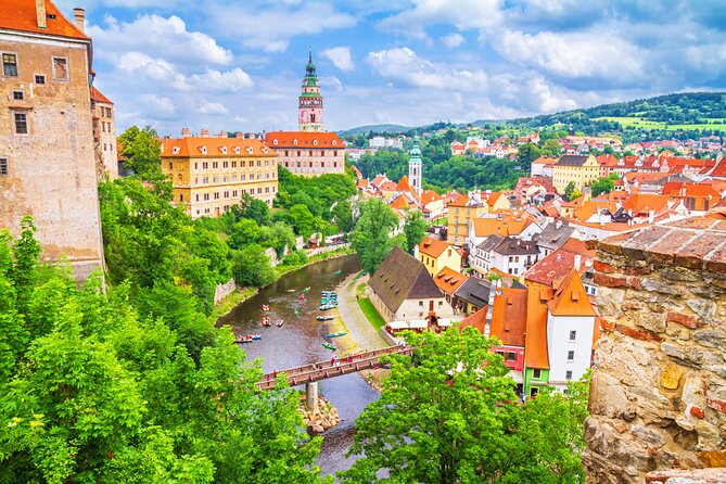 Day Trip to the Fairytale Town of Cesky Krumlov - Your first hours in Český Krumlov old town: the part you’ll remember