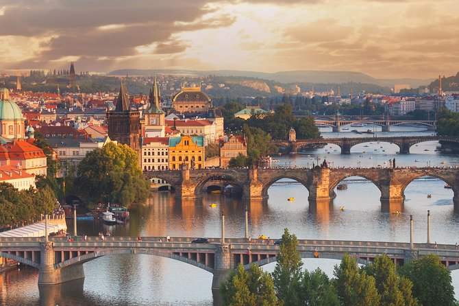 Discover Prague Private Tour - 3 hours - Prague Castle and St Vitus Cathedral: the stop you anchor the day on