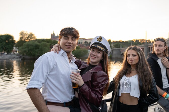 Drunken Monkey Prague Boat Party w/ 2hr Open Bar, DJ & Club Entry - The after party: free entry to the rooftop club