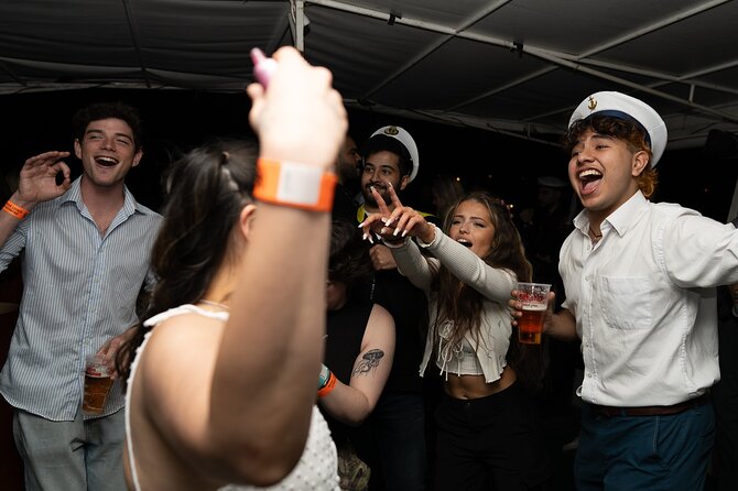 Drunken Monkey Prague Boat Party w/ 2hr Open Bar, DJ & Club Entry - What the crew and vibe really do for you