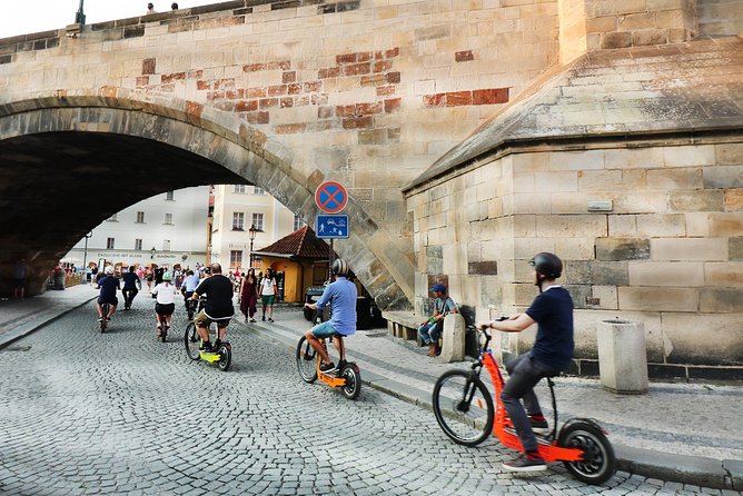 E-Bike, E-Scooter Viewpoint Fun Tour - Jewish Quarter time: what you gain in the 3-hour tour