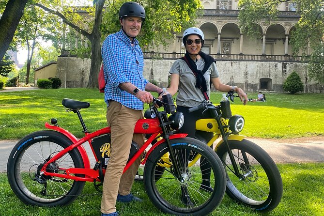 E-BIKE TOUR: 10 Must-See Landmarks & Viewpoints in Prague 1-8per. - Old Town Square, the Jewish quarter, and the Astronomical Clock