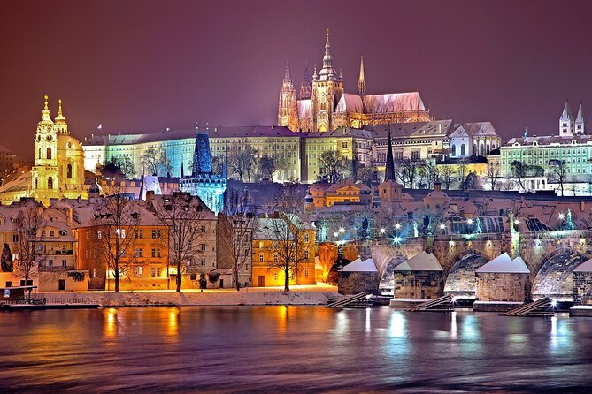 e-Scavenger hunt Prague: Explore the city at your own pace - Old Town Square and the Orloj: where the route makes sense