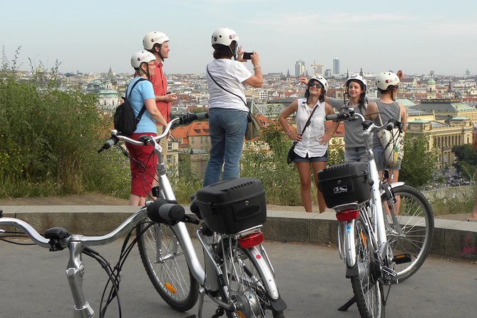 Ebike Prague Tour - First ride skills: your first 10 minutes on the controls