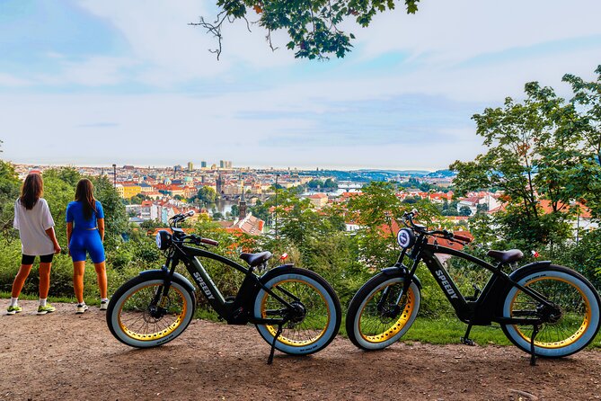 Ebike Sunset tour of Prague - Stop-by-stop: from Wenceslas Square to the Powder Tower pause
