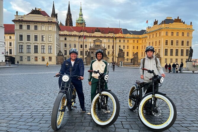 Ebike tour in Prague - Express Tour - Rudolfinum, Pařížská Street, and Old Town Square with the Astronomical Clock