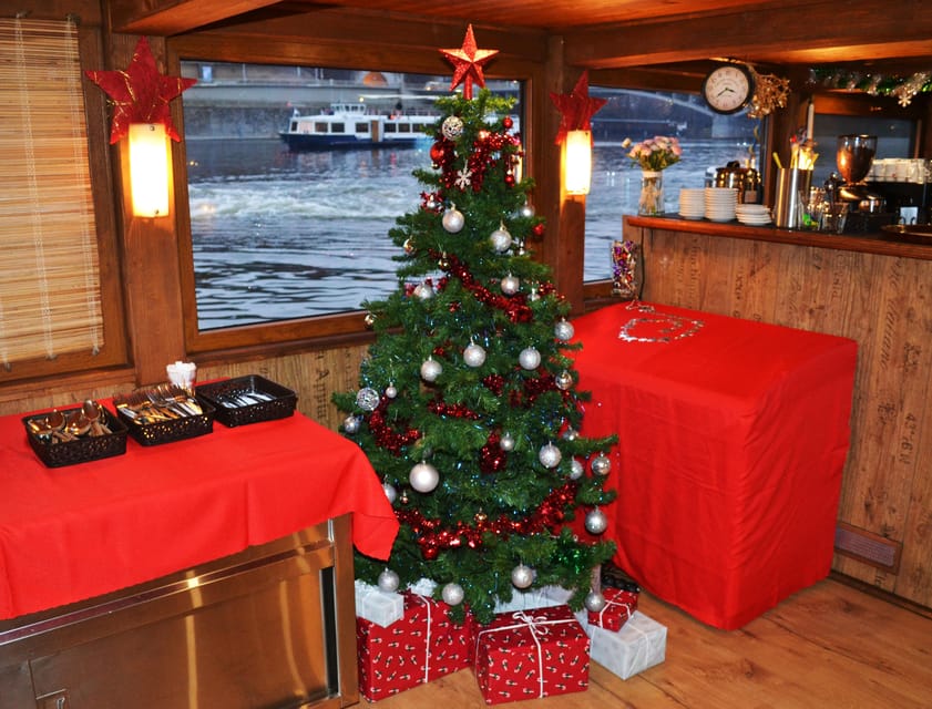 Exclusive Christmas cruise with Christmas Eve buffet - Should You Book the Christmas Eve Buffet Cruise?