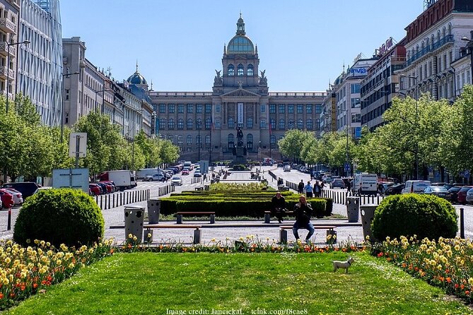 Explore the Historic Prague Castle: Private Half-Day Walking Tour - Stop 1: Prague Castle, UNESCO grounds and the 9th-century story