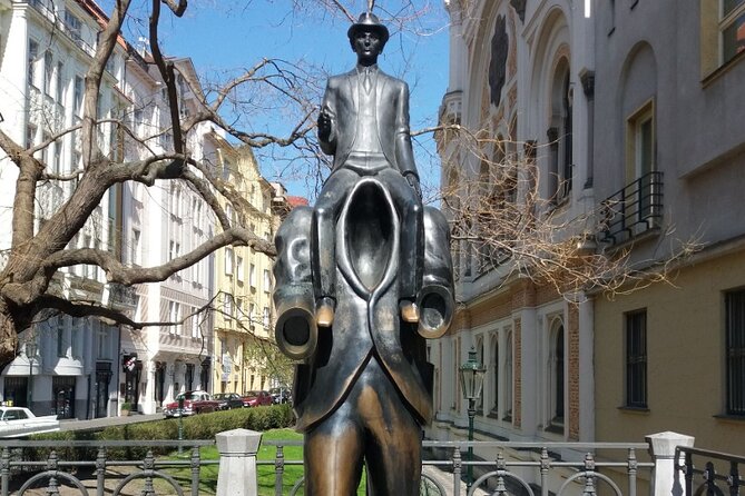 Following Franz Kafka: A Self-Guided Audio Tour in Prague - Pacing tips so your audio doesn’t get drowned out
