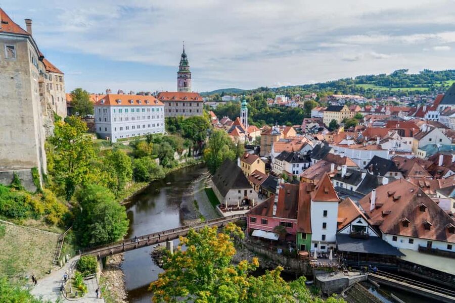 From Prague: Český Krumlov & Holašovice Village Day Tour - Key highlights you should care about