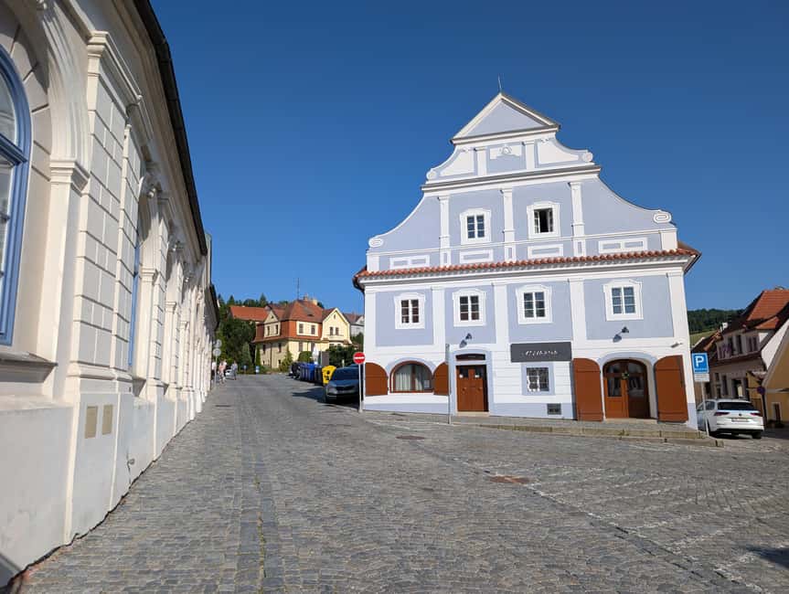 From Prague: Český Krumlov & Holašovice Village Day Tour - How the small-group format makes the day feel better