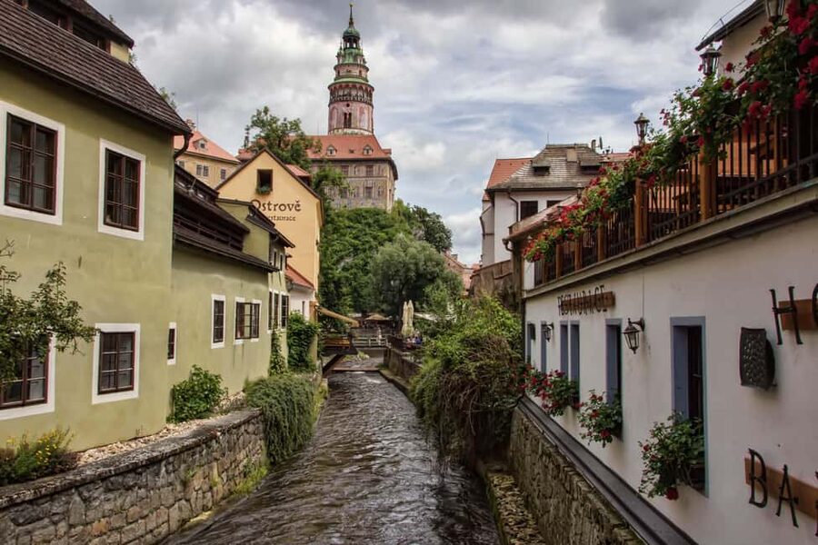 From Prague: Cesky Krumlov Luxury Private Tour with Lunch - Český Krumlov Castle: one of Czechia’s biggest complexes, timed for real visiting