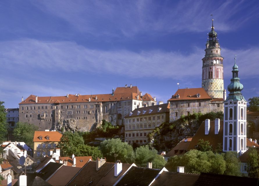 From Prague: Full-Day Český Krumlov Tour with Lunch - Lunch Timing: What You Get Depending on Season