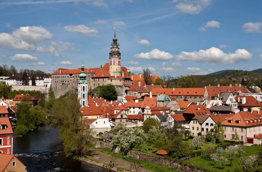 From Prague: Full-Day Český Krumlov Tour with Lunch - The Prague to Český Krumlov Route, Meeting Point, and Bus Comfort