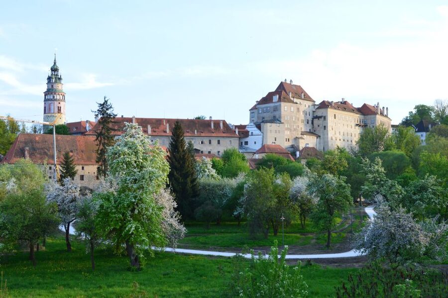 From Prague: Full-Day Trip to Český Krumlov - Key highlights that make the day work