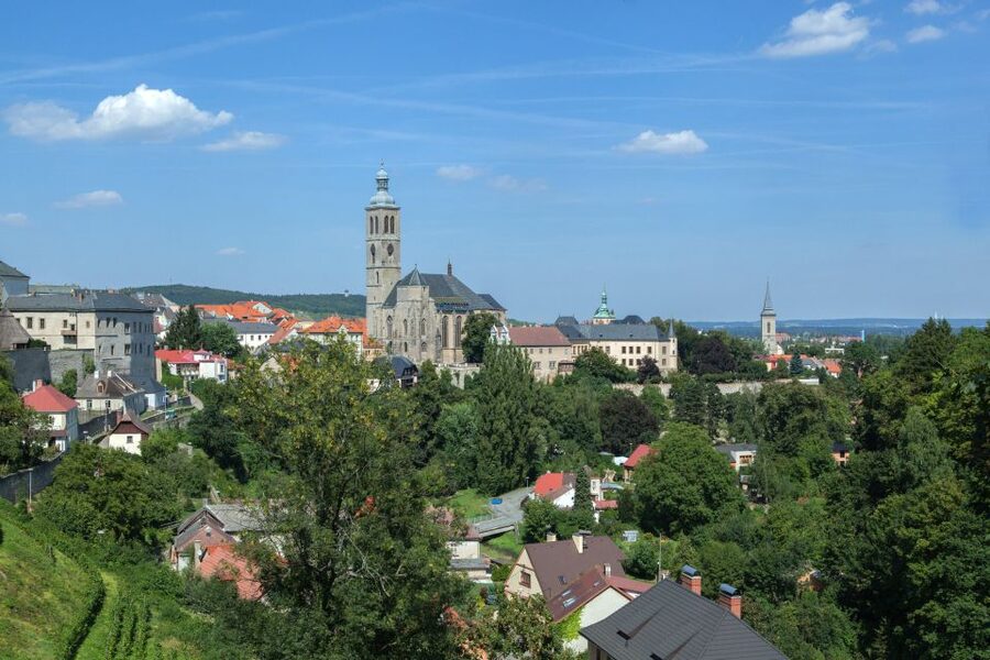 From Prague: Kutna Hora UNESCO Site Tour with Bone Chapel - Lunch timing and how to plan for food in Kutná Hora